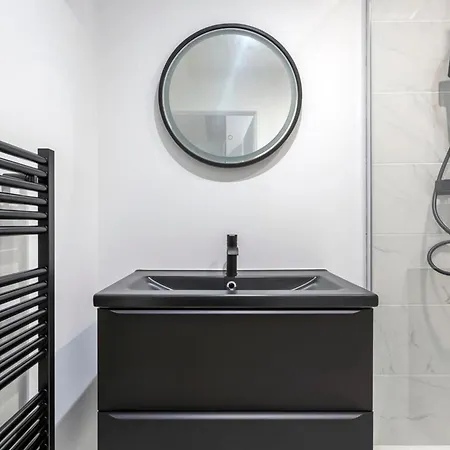 Saint-just Apartment *